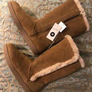 New with tags fuzzy brown boots